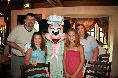Whole family with Minnie